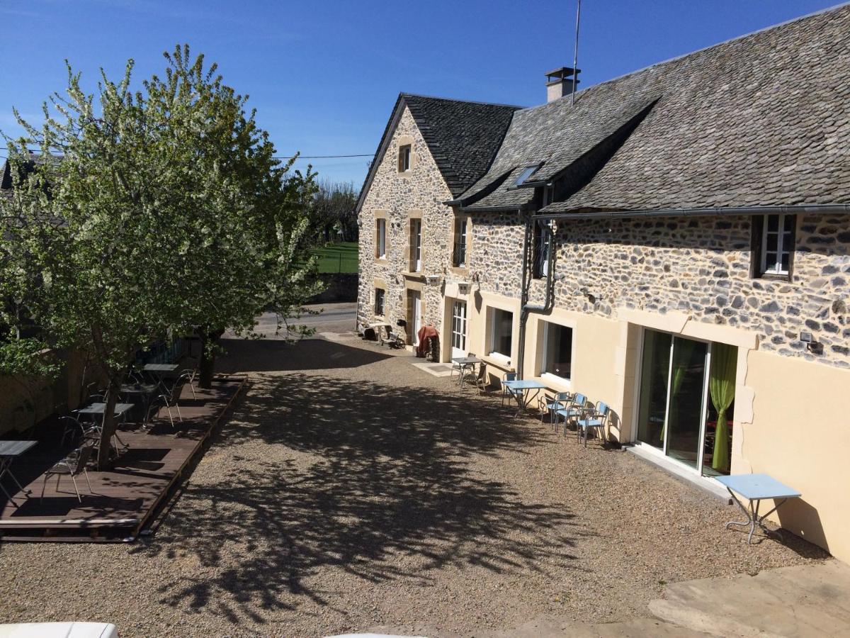 Aux Portes D'Aubrac Studio 2 Personnes Bed & Breakfast Condom-d'Aubrac Eksteriør bilde